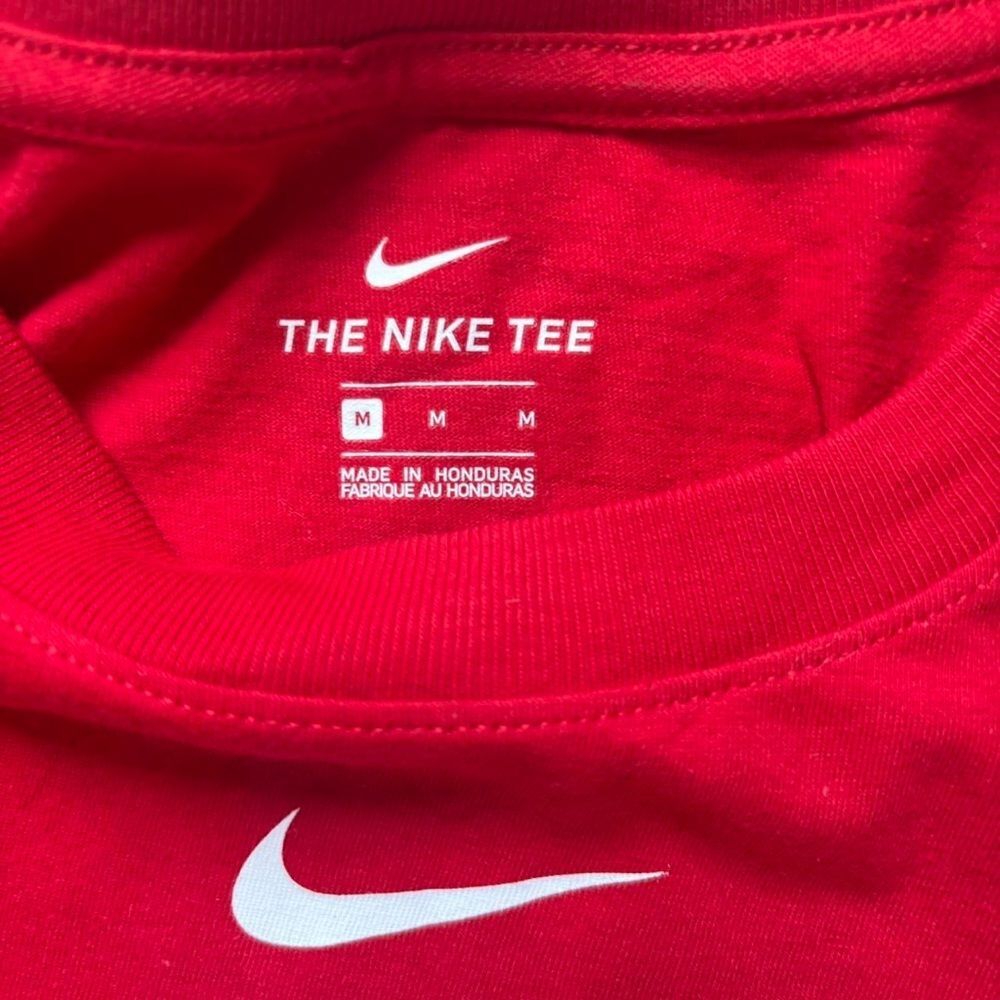 Women’s Nike Boston Red Sox T-shirt - Picture 3 of 3